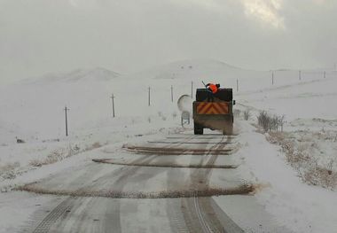 کندی تردد در پی لغزندگی جاده‌های مهاباد