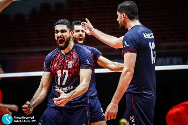 برد قاطع مدافع قهرمانی در نیمه نهایی لیگ والیبال