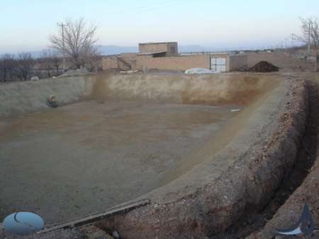 ساخت استخر ذخیره آب در روستای پایلوت پروژه منارید در خراسان شمالی آغاز شد