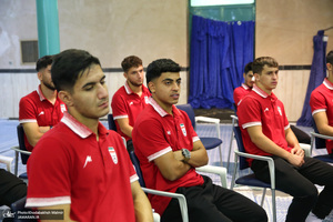 دیدار اعضای تیم ملی فوتبال نوجوانان ایران با سید حسن خمینی