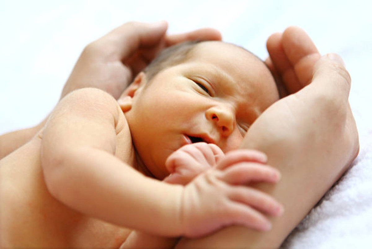 چگونه زردی نوزادان درمان می‌شود؟
