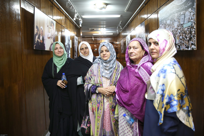 بازدید میهمانان خارجی مراسم بزرگداشت امام از جماران