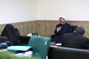 دیدار نرجس سلیمانی با دکتر علی کمساری ریاست موسسه تنظیم ونشرآثار امام خمینی (س)