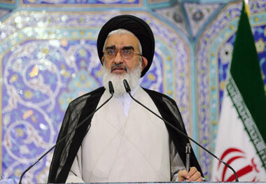 امام جمعه قم: مسئولان با فتنه گران اخیر در تهران قاطعانه برخورد کنند