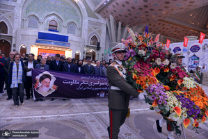 تجدید میثاق هنرمندان شرکت کنندگان در جشنواره سراسری تئاتر مقاومت با آرمان های حضرت امام(س)