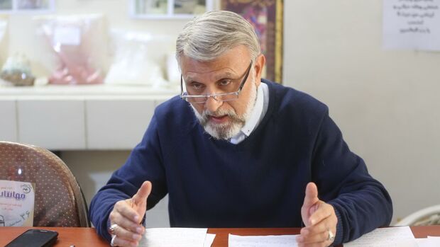  یک فعال اصولگرا: جنگ احمدی نژاد و حدادعادل دوئل انتخاباتی است
