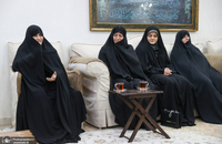 پزشکیان با خانواده شهدای خدمت دیدار کرد (1)