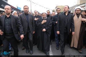 عزاداری و پیاده روی آیت الله وحید خراسانی همزمان با سالروز شهادت حضرت زهرا(س) 