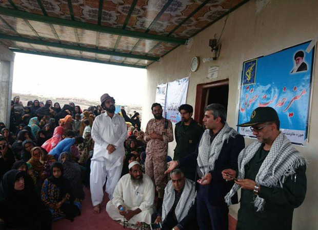 مردم روستای میرآباد چابهار از نعمت برق موقت بهره مند می شوند