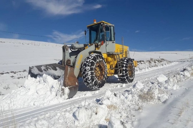 راه های چهار روستای برفگیر میاندوآب بازگشایی شد