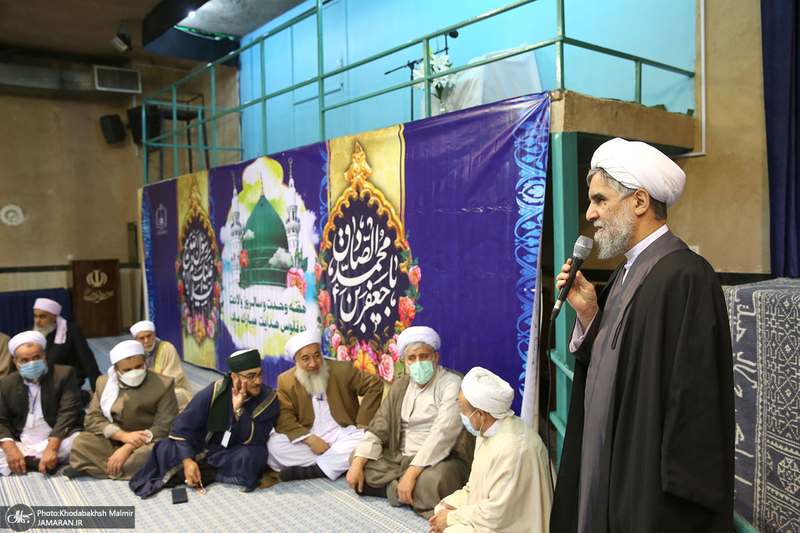 بازدید جمعی از امامان جمعه، روحانیون، علما، فضلا و مدرسین حوزه های علمیه اهل تسنن از جماران