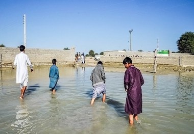 قطعی برق در دشتیاری چابهار تلفن همراه را هم قطع می کند