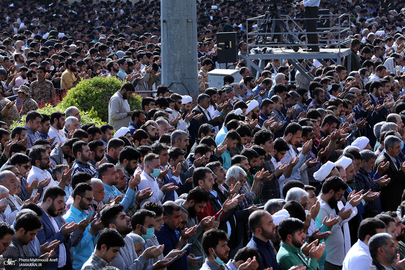 اقامه نماز عید فطر به امامت رهبر معظم انقلاب