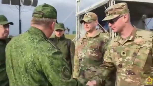 ببینید/ حضور غافلگیرکننده نظامیان آمریکا در رزمایش روسیه