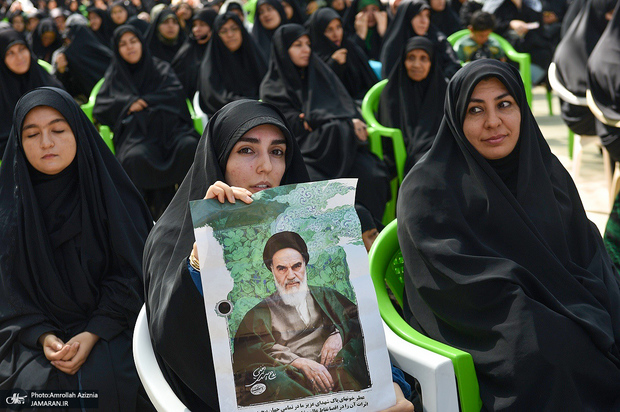 زارعی، نماینده تهران: خمینی خوانی را رواج دهیم