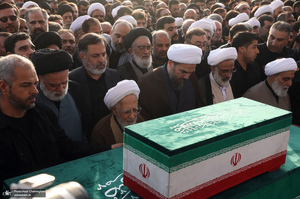 اقامه نماز بر پیکرهای مطهر رهبر شهید و خانواده ایشان به امامت آیت‌الله العظمی جوادی آملی