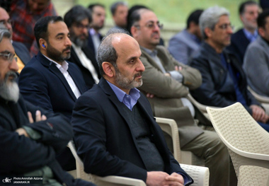 پاسخ رییس صداوسیما به انتقادها در مورد افزایش بودجه: مگر ما بودجه را تنظیم کردیم؟ دستمزد عوامل تولید با تورم محاسبه می‌شود نه افزایش 20 درصدی حقوق‌ها/ صداوسیما بخواهد با افزایش 20 درصدی حقوق‌ها کارش را جلو ببرد، سال به سال ضعیف‌تر می‌شود