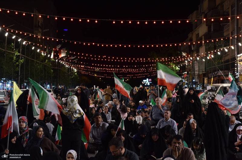 هفتادمین اجتماع پر شور مردم در میدان انقلاب
