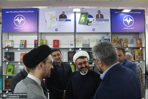 حضور حجت الاسلام و المسلمین علی کمساری در سی و ششمین نمایشگاه کتاب تهران