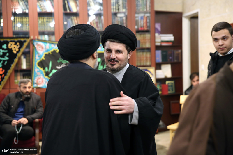 حضور جمعی از شخصیت های سیاسی در منزل مرحوم آیت الله موسوی بجنوردی (ره) -3