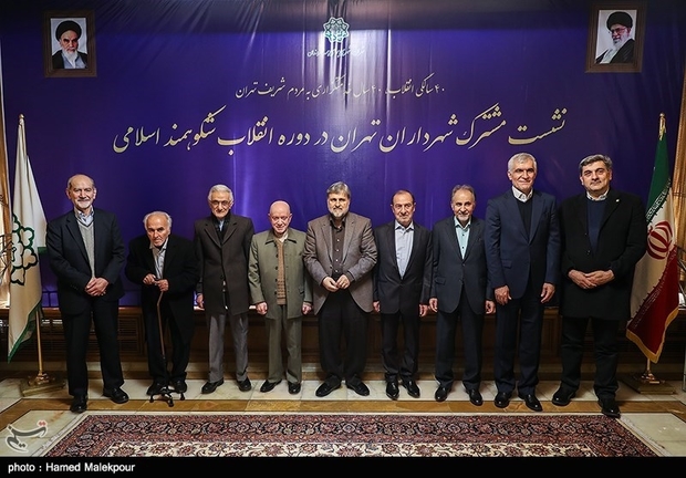 نشست مشترک شهرداران تهران در دوره انقلاب/ توضیحات حناچی در مورد عدم حضور ۴ شهردار در جلسه