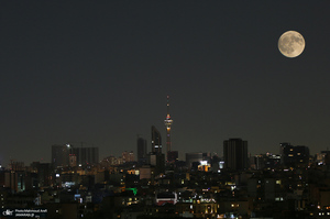 پدیده نادر «ابر ماه خاویاری»