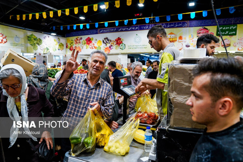 جریان عادی زندگی در شهر تهران...