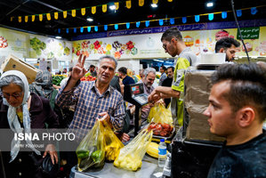 جریان عادی زندگی در شهر تهران...