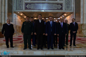 ادای احترام وزیر دفاع ارمنستان به مقام شامخ بنیانگذار جمهوری اسلامی ایران 