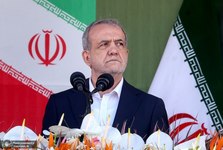 پزشکیان: ارتش دژ مستحکم حکومت و ملت ایران است/ وجود ارتش آماده و قوی، موجب شده ایران در منطقه گفتمان خود در ایجاد ارتباط، صلح و آرامش را با قدرت اعمال کند