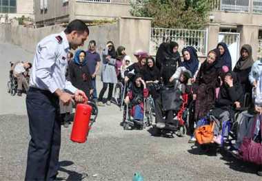 آتش نشانی کرج آموزش اطفاء حریق به شهروندان می دهد