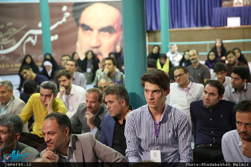 دیدار برگزیدگان هجدهمین کنگره پرسش مهر ریاست جمهوری با یادگار امام