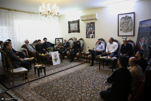 حضور آیت الله سید حسن خمینی در منزل شهید سرلشگر سید عبدالرحیم موسوی