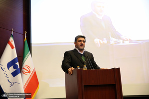 حضور سید حسن خمینی در اختتامبه مسایقات قرآنی ، اذان وتفسیر کارکنان بانک صادرات