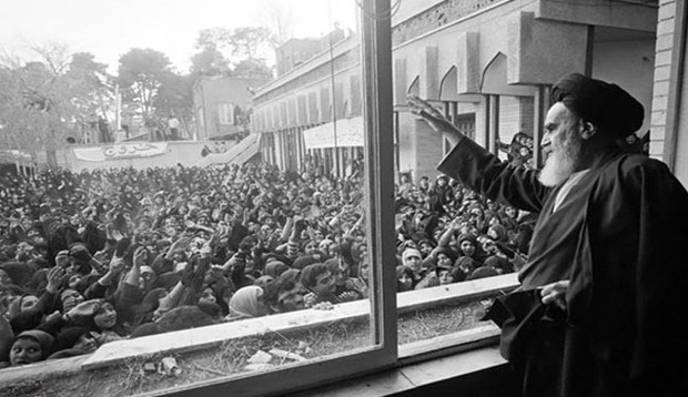 شخصیة الإمام الخمینی ونهجه