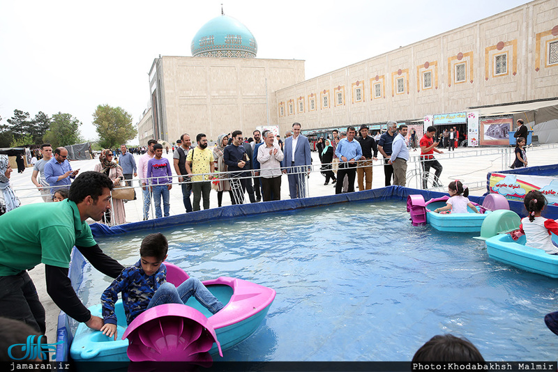 بازدید احمد مسجد جامعی از نمایشگاه «عطر یاس» در حرم مطهر امام خمینی(س)-2