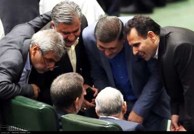 حاشیه های جلسه علنی مجلس با حضور جهانگیری + تصاویر