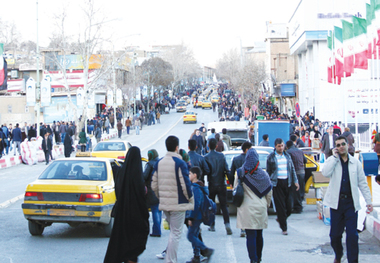 شهروندان سنندجی: سیاست آمریکا در مورد ملت ایران کینه جویانه و از سر دشمنی و ستیز است