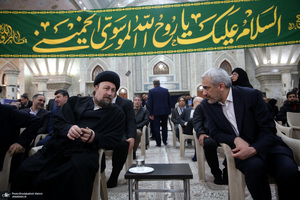 دیدار وزیر اقتصاد  جمعی از مدیران بانک ها با سید حسن خمینی