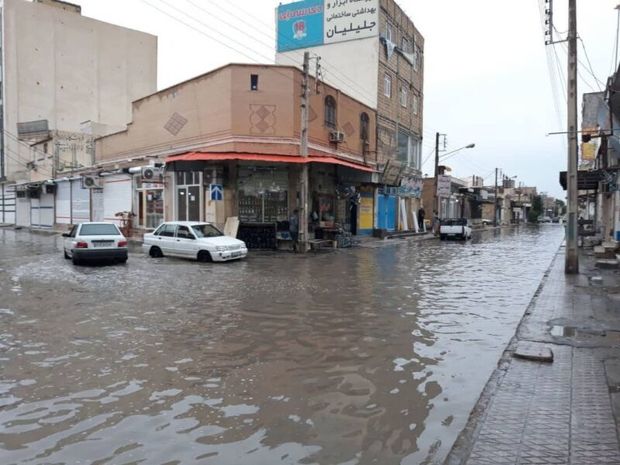 بارندگی در آبادان و خرمشهر موجب آبگرفتگی معابر شد