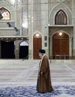 حضور رهبر معظم انقلاب در حرم مطهر حضرت امام خمینی(س)