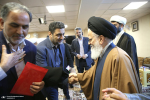 دیدار رئیس و جمعی از معاونان و مدیران مؤسسه تنظیم و نشر آثار امام خمینی(س) با نماینده مقام معظم رهبری در عراق