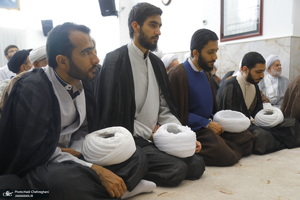 عمامه گذاری طلاب در روز میلاد پیامبر اکرم (ص) و امام صادق (ع) توسط مراجع تقلید