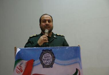 اتحاد و خودباوری حول محور رهبری رمز پیروزی ملت ایران است
