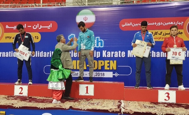 شیرازی ها در پیکارهای بین المللی کاراته 2 مدال کسب کردند