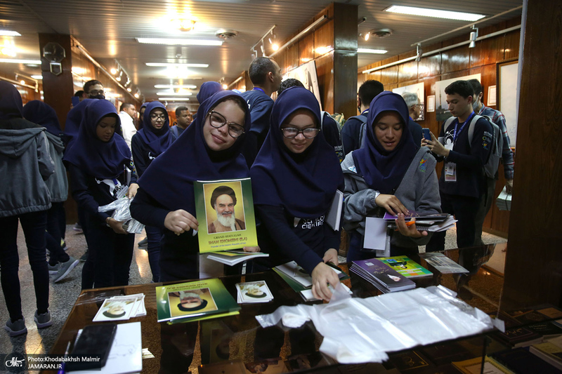 بازدید جمعی از دانش آموزان و معلمان کشور ونزوئلا‎‎ از جماران