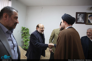 دیدار جمعی از اعضای شورای مرکزی حزب مؤتلفه با سید حسن خمینی 
