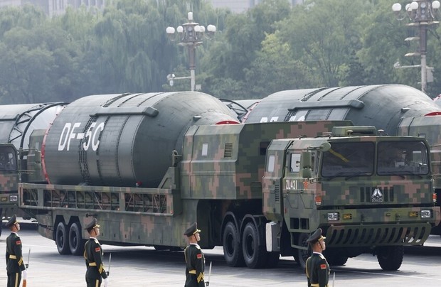 دیلی میل: شلیک هشدار چین به غرب با نمایش موشک‌های هسته‌ای 