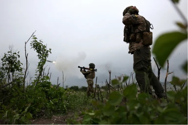 ارتش اوکراین نیروهای روسیه را در باخموت محاصره می کند
