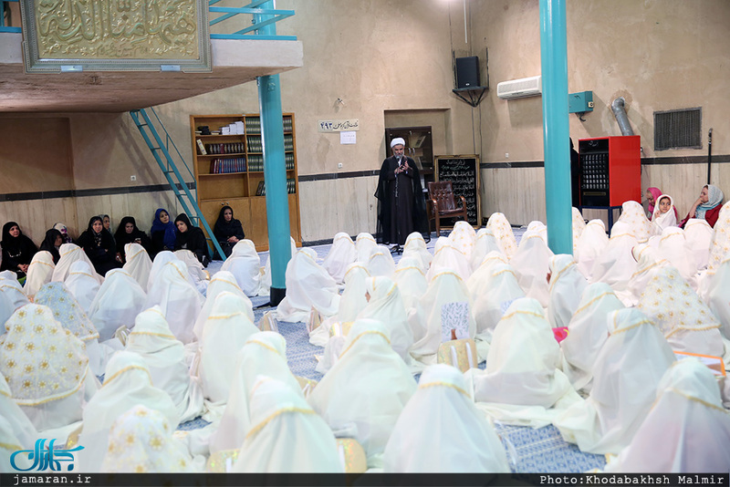 مراسم جشن تکلیف «دبستان سمیه» منطقه چهار تهران در حسینیه جماران 